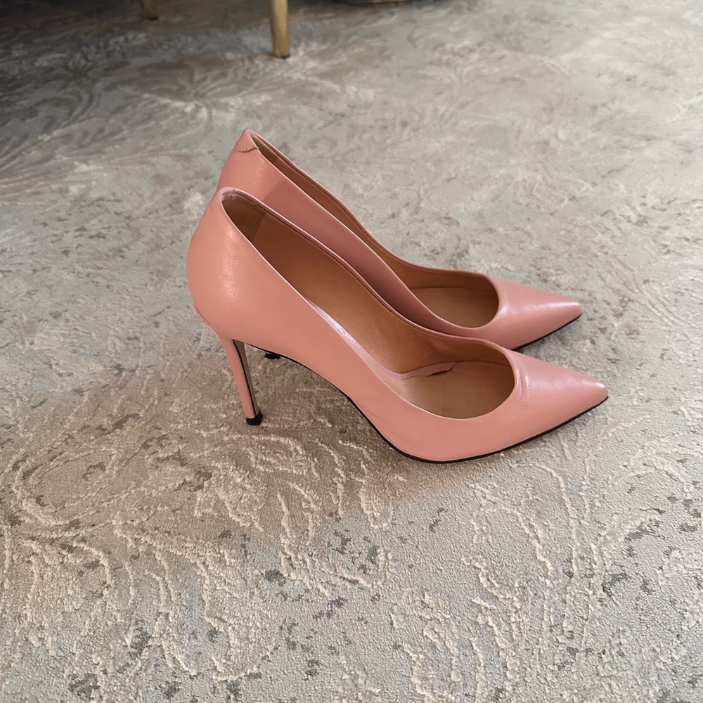 IL Passo leather Elegant Pink Pointed-Toe Heels ,size 8